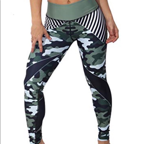 Activewear Camo Design Leggings, Compression fabric One Size Fits Most.Like New. - Picture 1 of 6